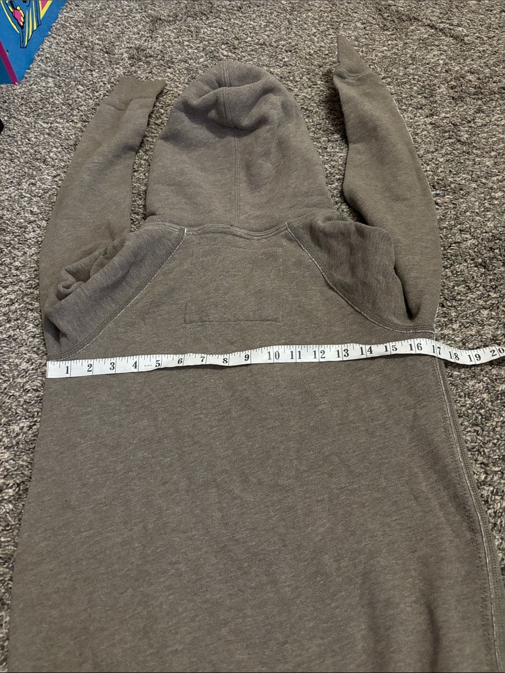 vintage gray-brown Abercrombie & Fitch pullover hoodie featuring a prominent emb - Picture 7 of 8